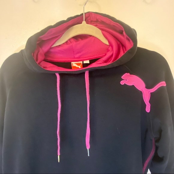 Puma Tops - Black Hoodie Puma hoodie